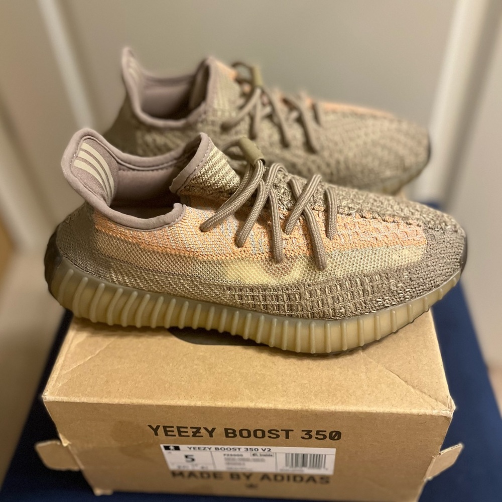 Yeezy boost 350 V2 Sand Taupe